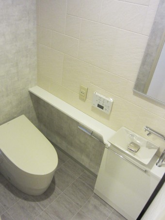 リビングを可動式の間仕切りで明るく広い空間に リビングを可動式の間仕切りで明るく広い空間に